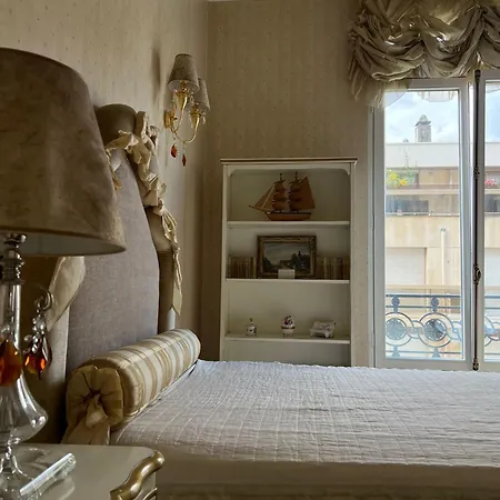 4 Bedroom Prestigious Baroque Near Trocadero Paris
